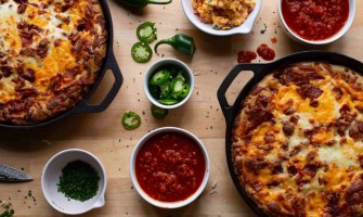 Pizza z serem i boczkiem