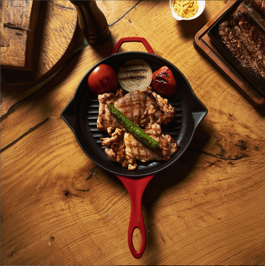 kotlety-wieprzowe-na-patelni-grillowej-żeliwnej